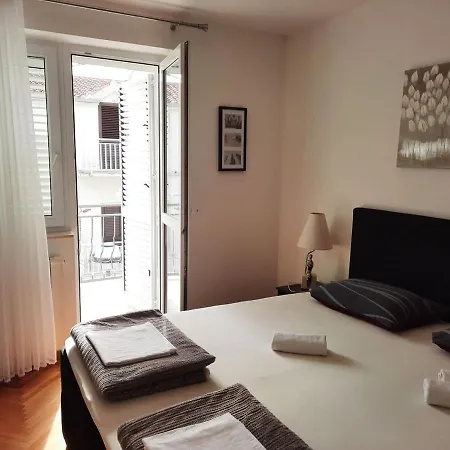 Rose Loboja Makarska