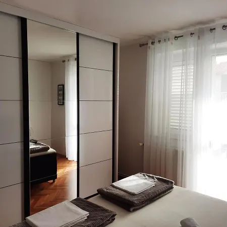 Rose Loboja Maison d'hôtes Makarska