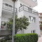 Rose Loboja Makarska
