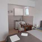Guest house Rose Loboja Makarska