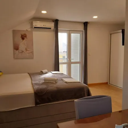 Rose Loboja ゲストハウス 3*