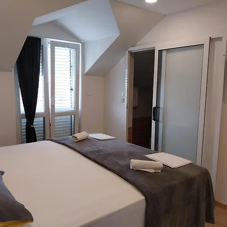 Rose Loboja Affittacamere 3*