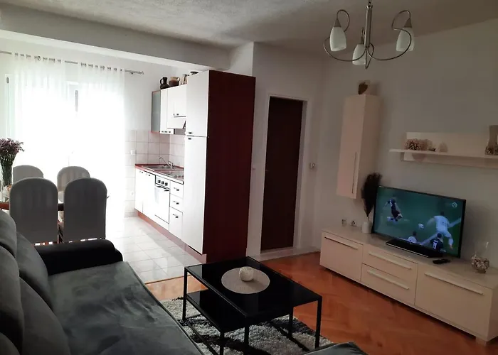 Konukevi Rose Loboja 3*