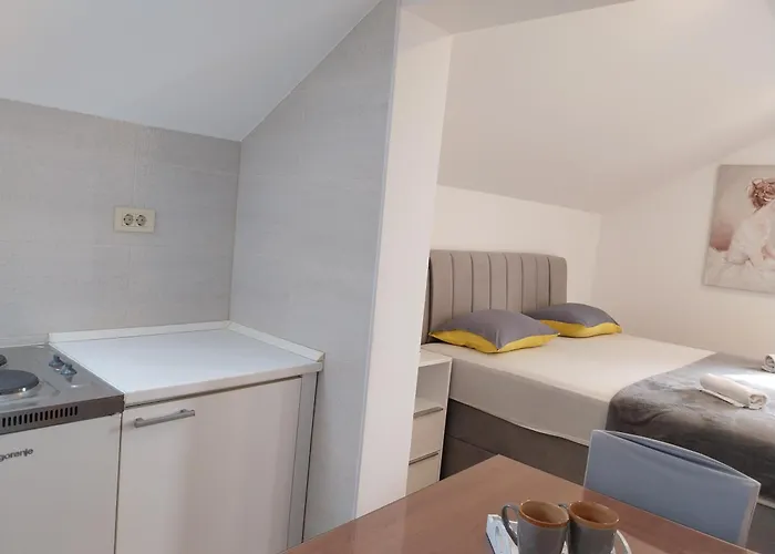 Rose Loboja 3* Makarska