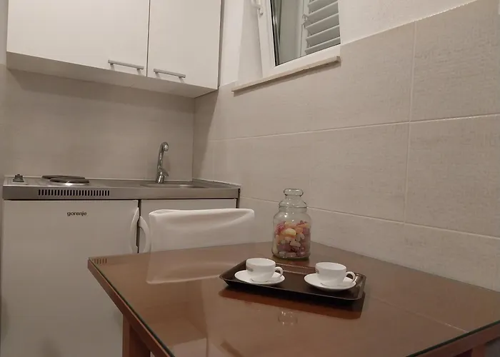 Konukevi Rose Loboja Makarska