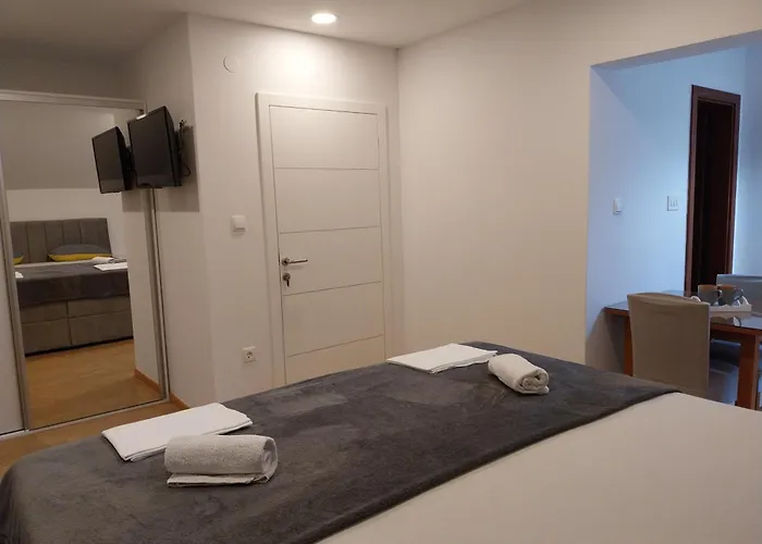 Konukevi Rose Loboja Makarska