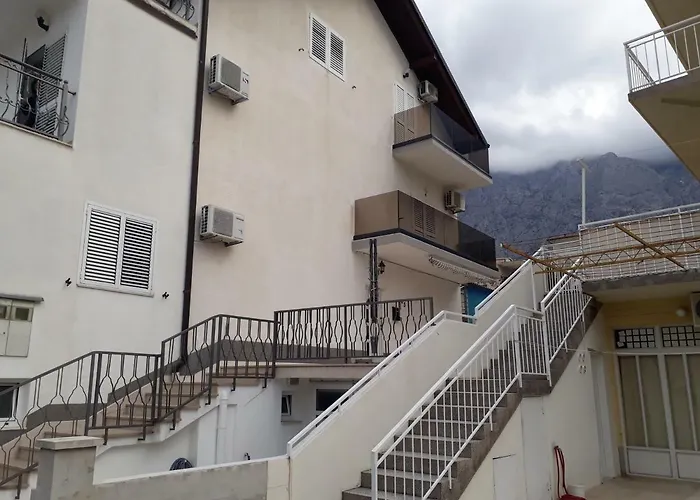 Gasthuis Rose Loboja 3*