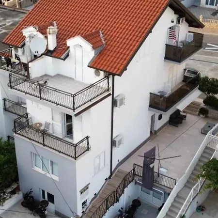 Rose Loboja Vendégház